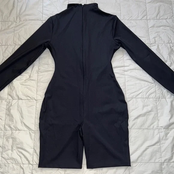 SKIMS ALL-IN-ONE LONG SLEEVE MID THIGH ONESIE - Picture 11 of 15